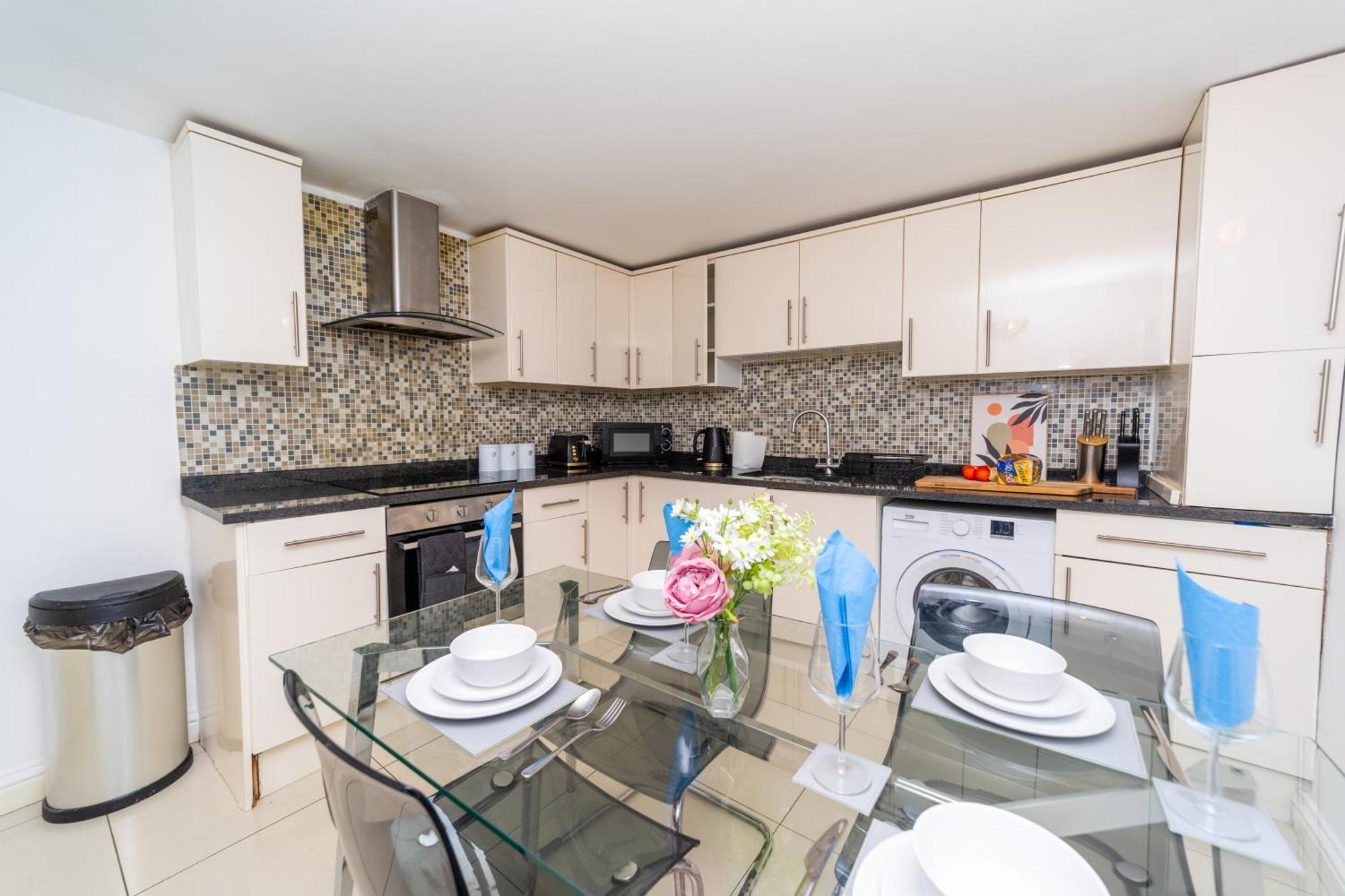 Spacious Flat With Patio & Parking In City Centre Reading Esterno foto
