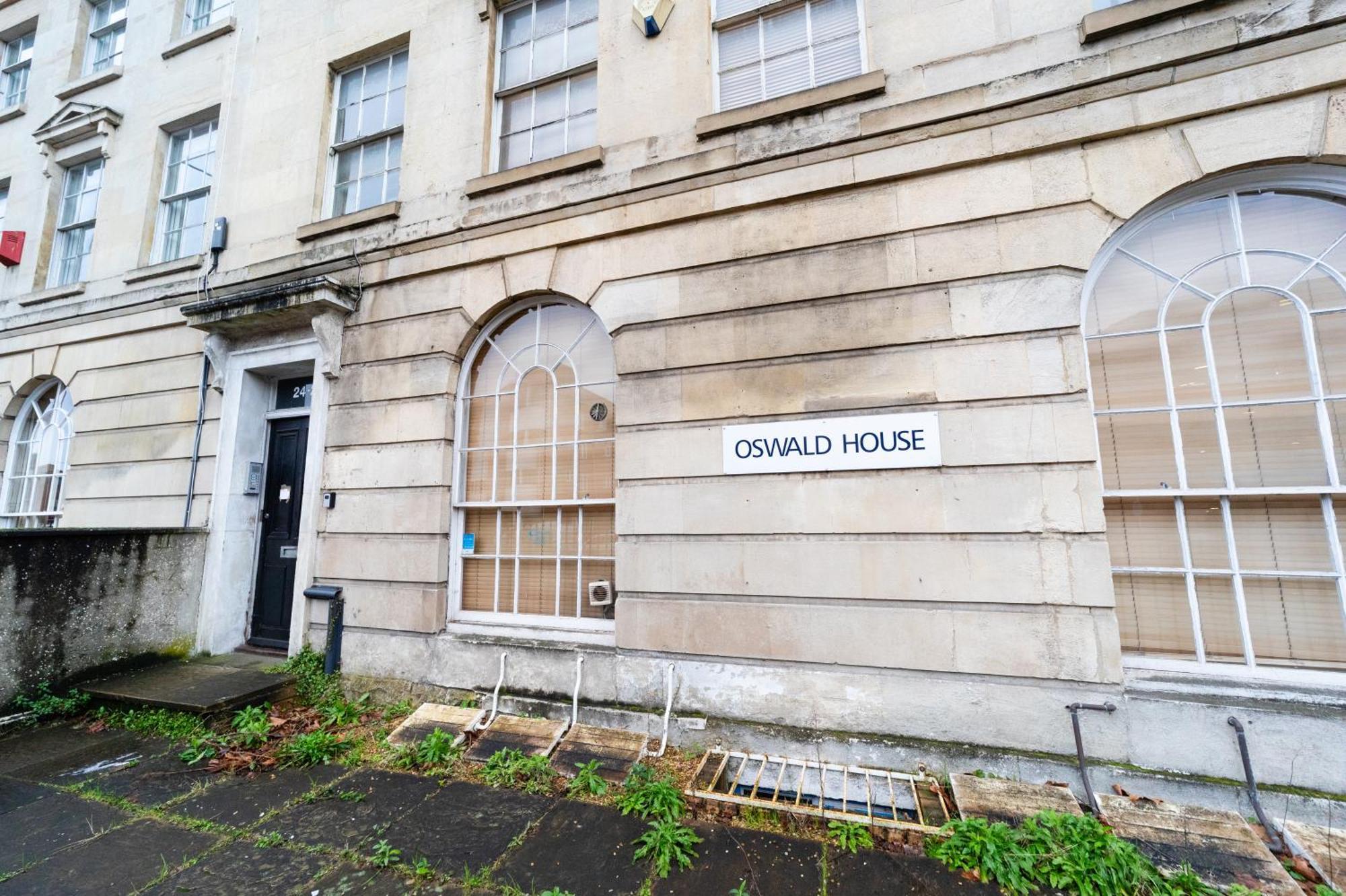 Spacious Flat With Patio & Parking In City Centre Reading Esterno foto