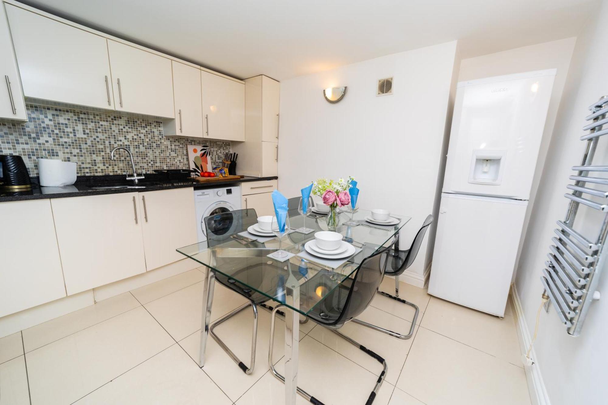 Spacious Flat With Patio & Parking In City Centre Reading Esterno foto